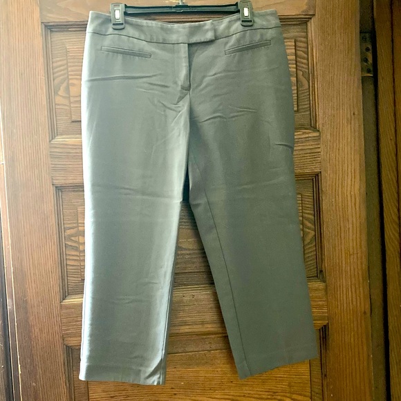Apt. 9 Grey Dress Pants, 7/8 Cut, Size 8 - Picture 1 of 3